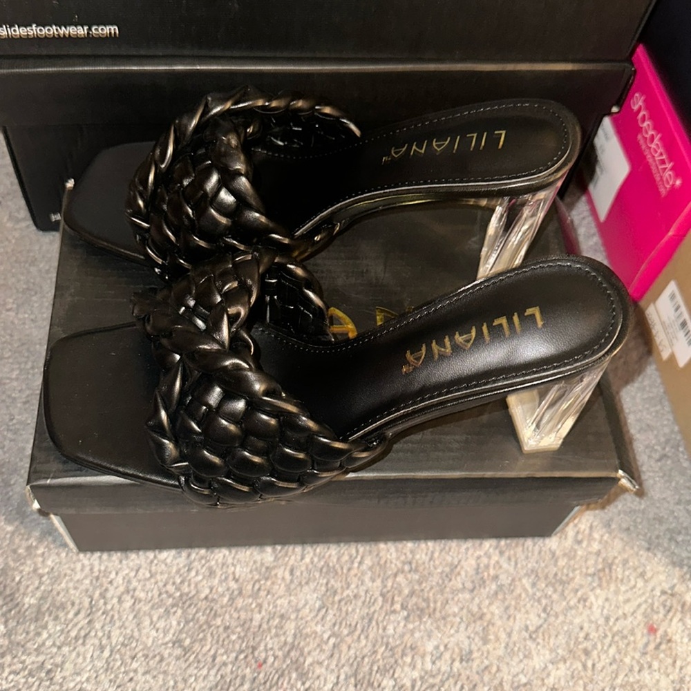 Liliana Sandal / Open Toe Black - No Box